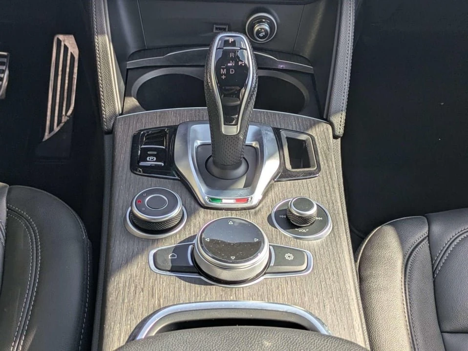 2022 Alfa Romeo Stelvio - Image 17 of 20