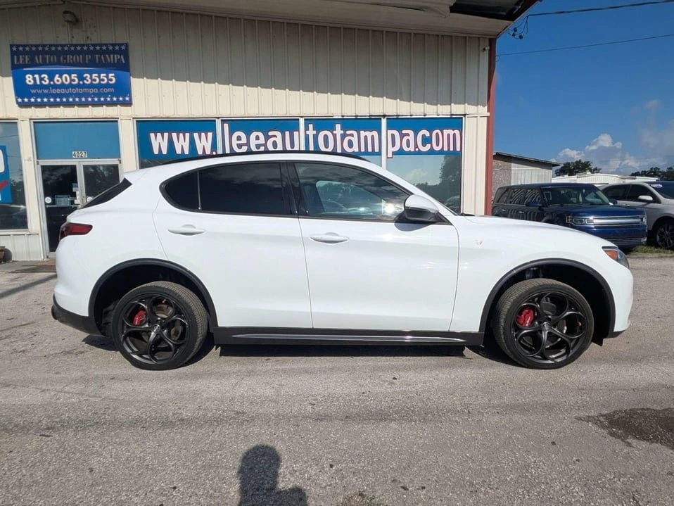 2022 Alfa Romeo Stelvio - Image 2 of 20