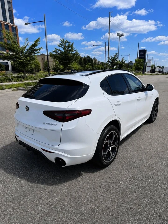 2022 Alfa Romeo Stelvio - Image 15 of 15