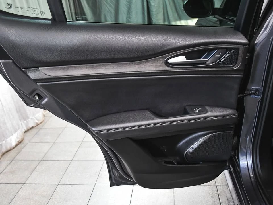 2022 Alfa Romeo Stelvio - Image 12 of 20