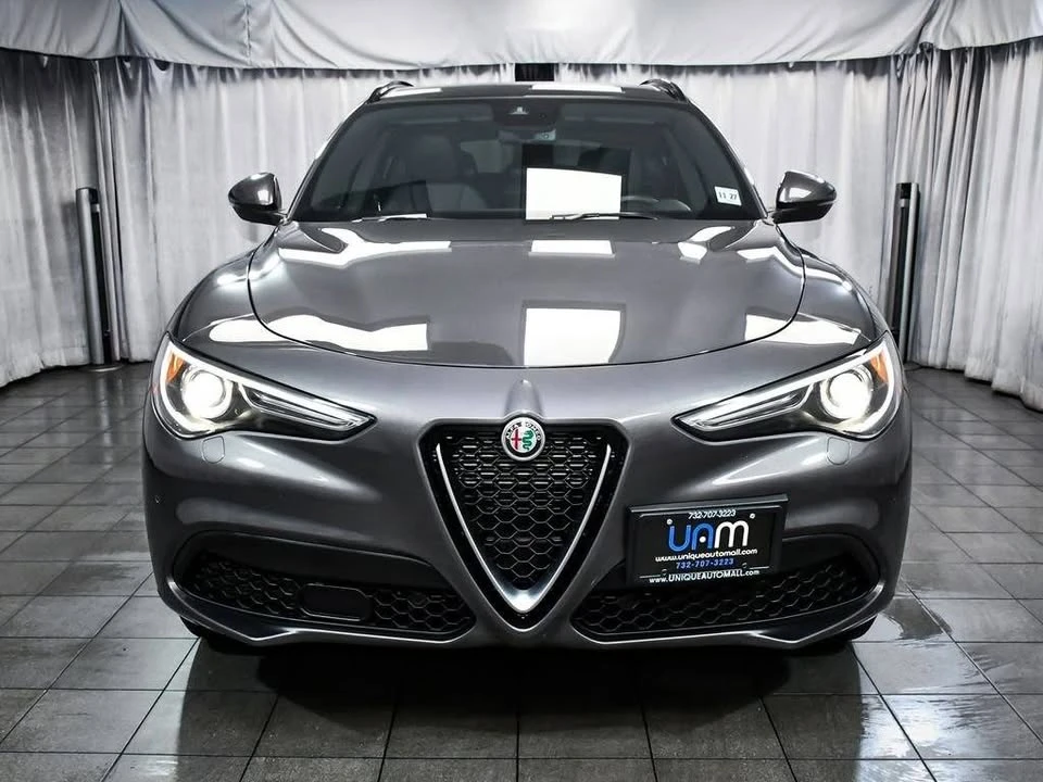 2022 Alfa Romeo Stelvio - Image 2 of 20