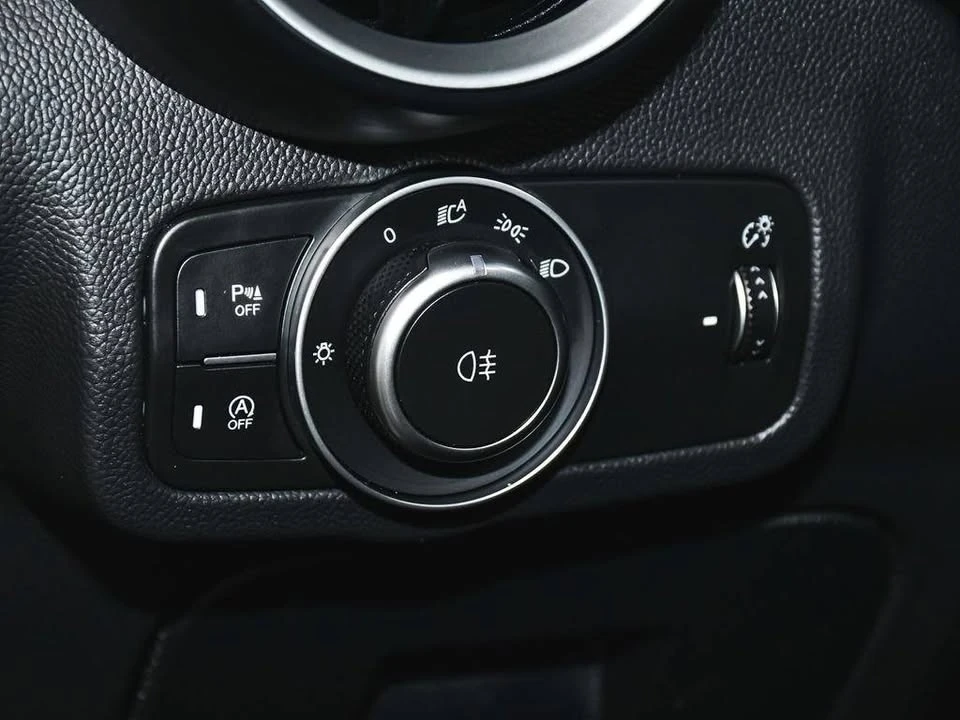 2022 Alfa Romeo Stelvio - Image 19 of 20