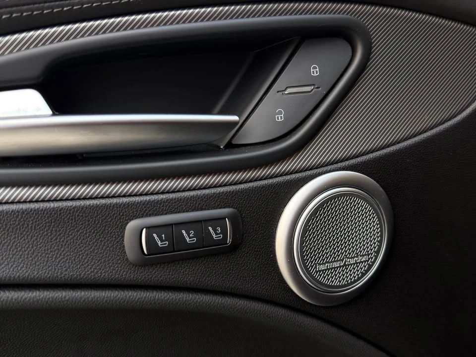 2022 Alfa Romeo Stelvio - Image 10 of 16