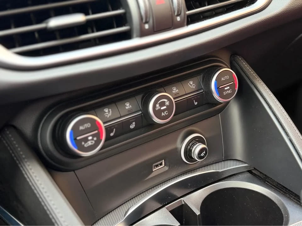 2022 Alfa Romeo Stelvio - Image 13 of 16