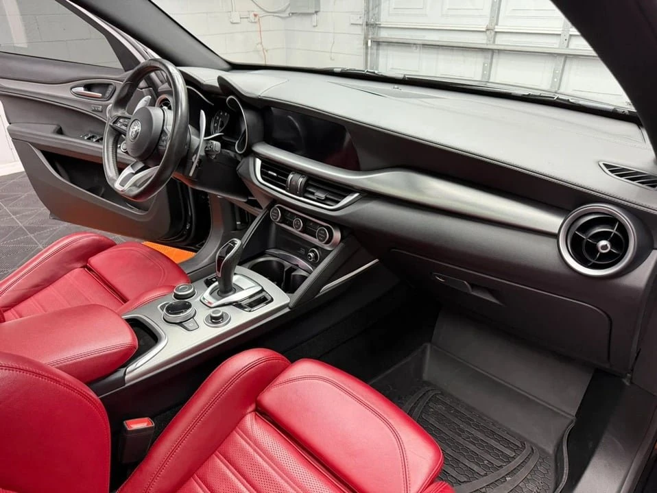 2022 Alfa Romeo Stelvio - Image 10 of 17