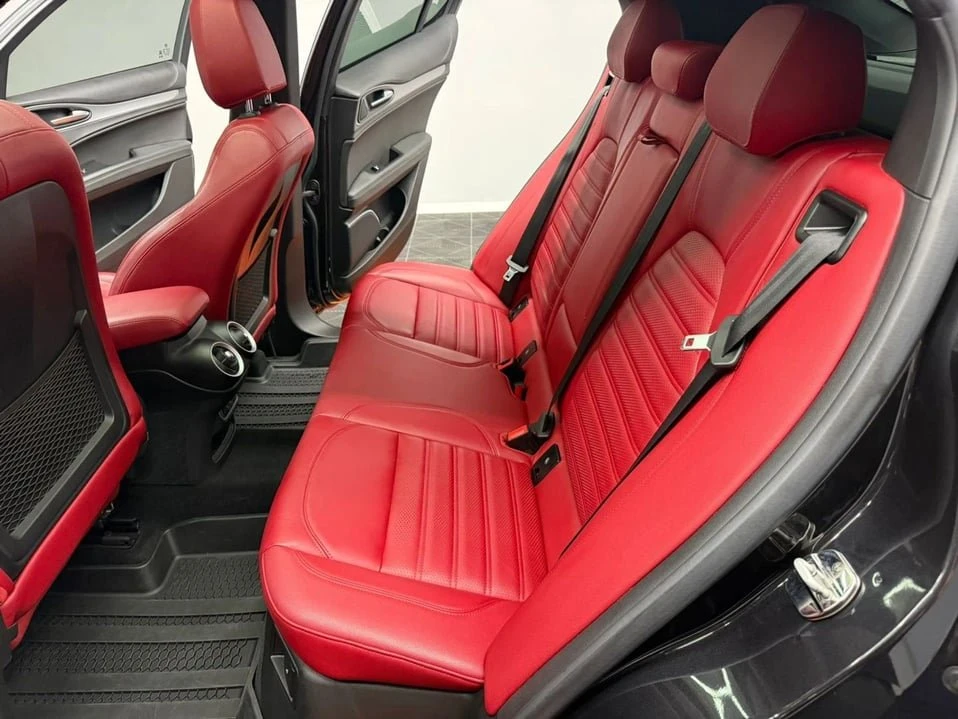 2022 Alfa Romeo Stelvio - Image 15 of 17
