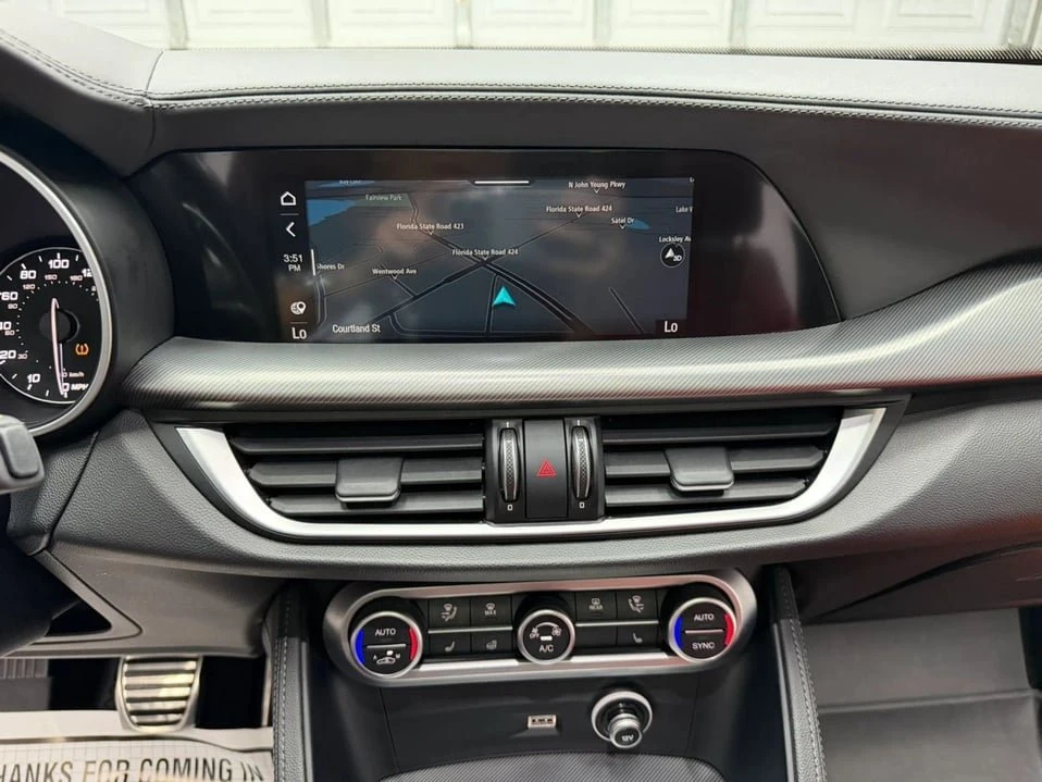 2022 Alfa Romeo Stelvio - Image 9 of 17