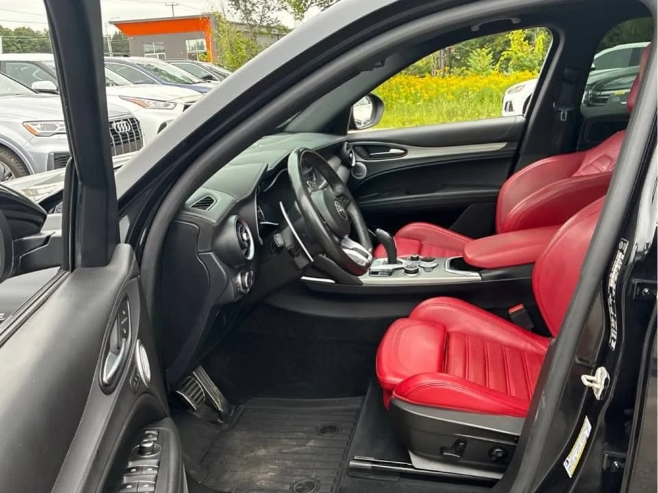 2022 Alfa Romeo Stelvio - Image 5 of 10