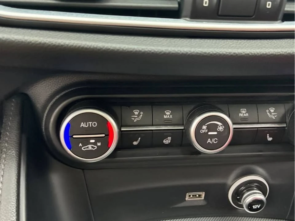 2022 Alfa Romeo Stelvio - Image 8 of 10