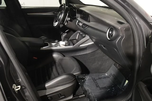 2022 Alfa Romeo Stelvio - Image 9 of 20