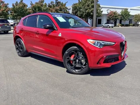 2022 Alfa Romeo Stelvio Quadrifoglio