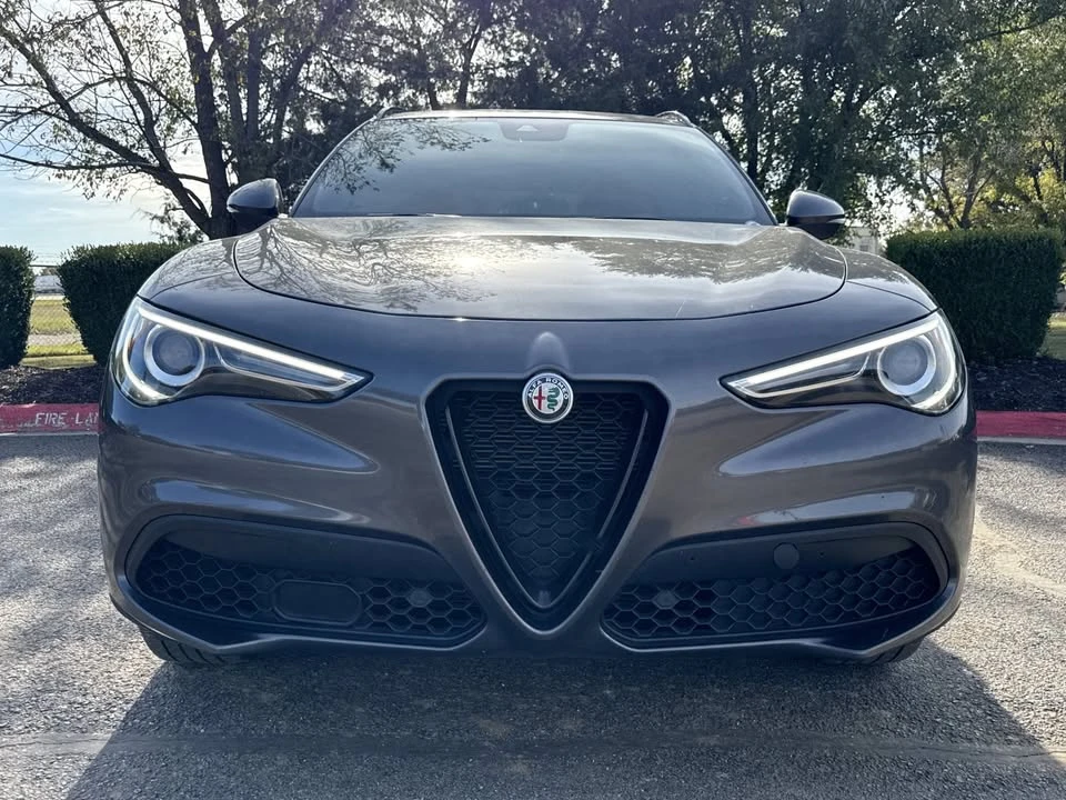 2022 Alfa Romeo Stelvio - Image 2 of 19
