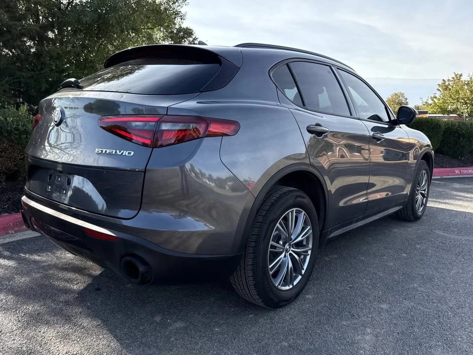 2022 Alfa Romeo Stelvio - Image 4 of 19