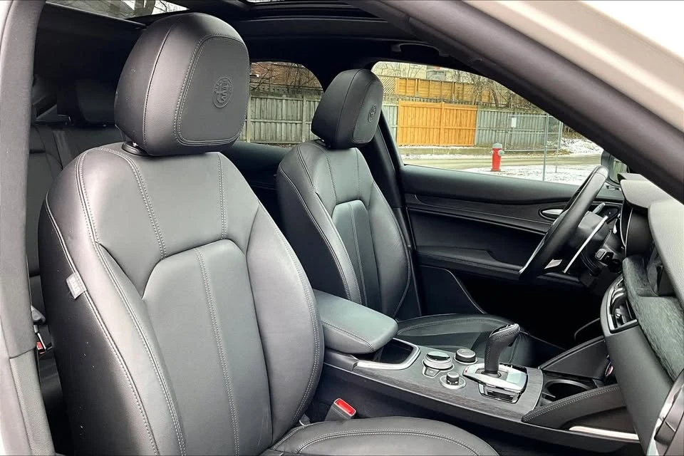 2022 Alfa Romeo Stelvio - Image 17 of 20