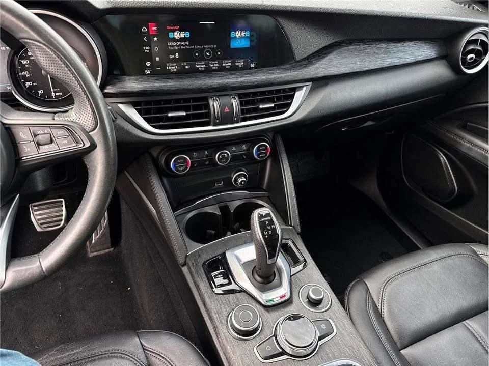 2022 Alfa Romeo Stelvio - Image 13 of 20