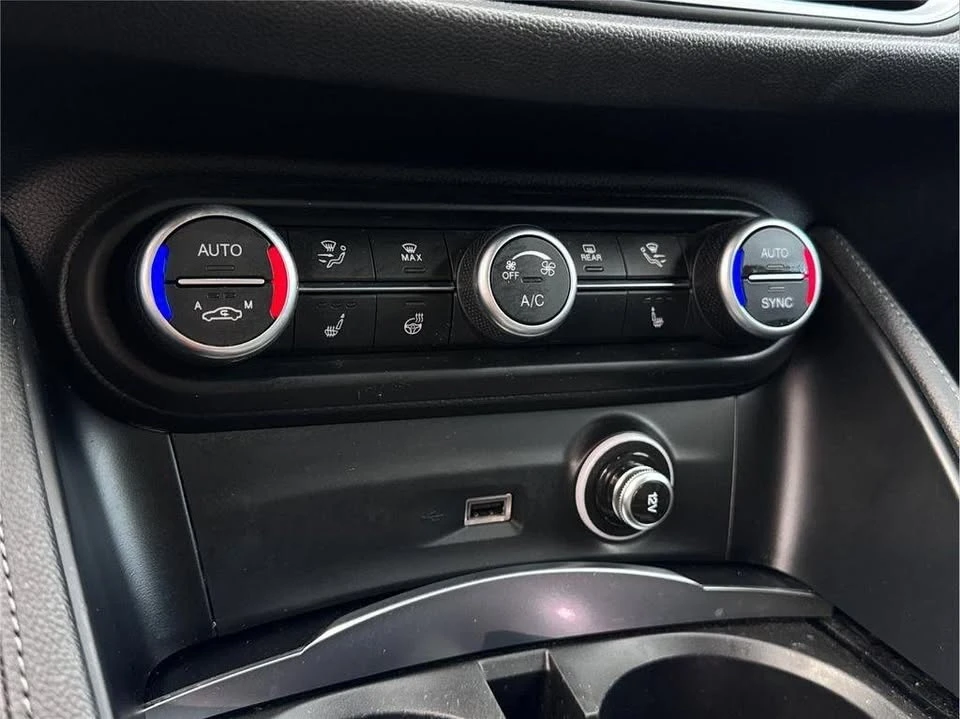 2022 Alfa Romeo Stelvio - Image 15 of 20