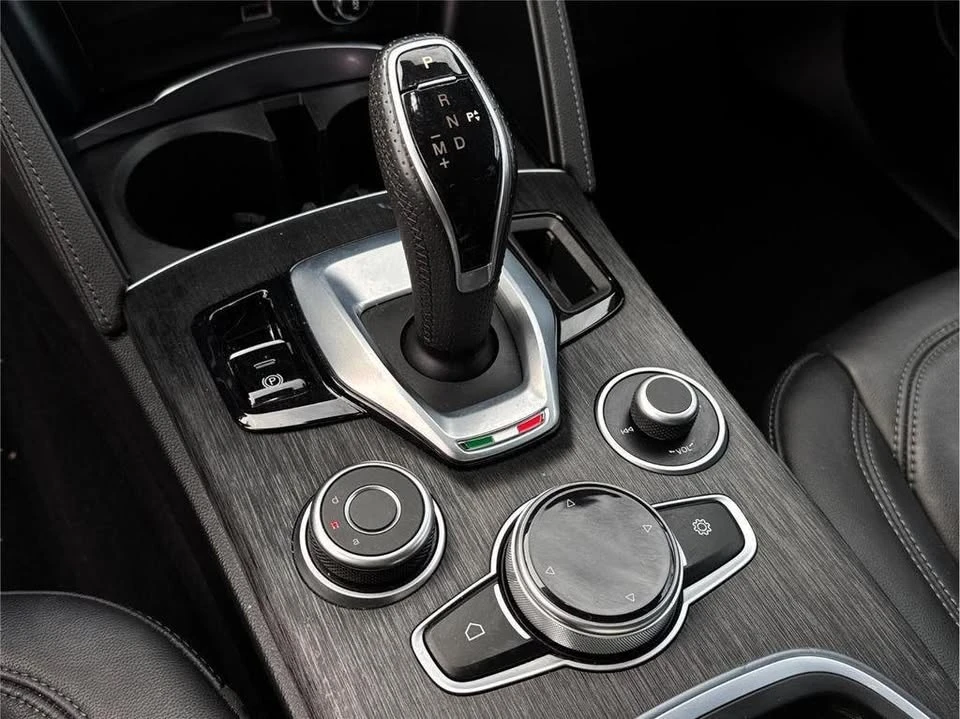 2022 Alfa Romeo Stelvio - Image 14 of 20