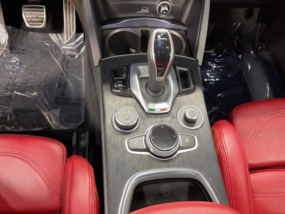 2022 Alfa Romeo Stelvio - Image 11 of 18