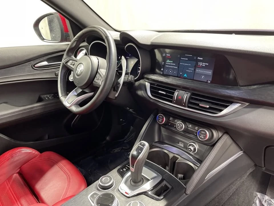 2022 Alfa Romeo Stelvio - Image 5 of 18