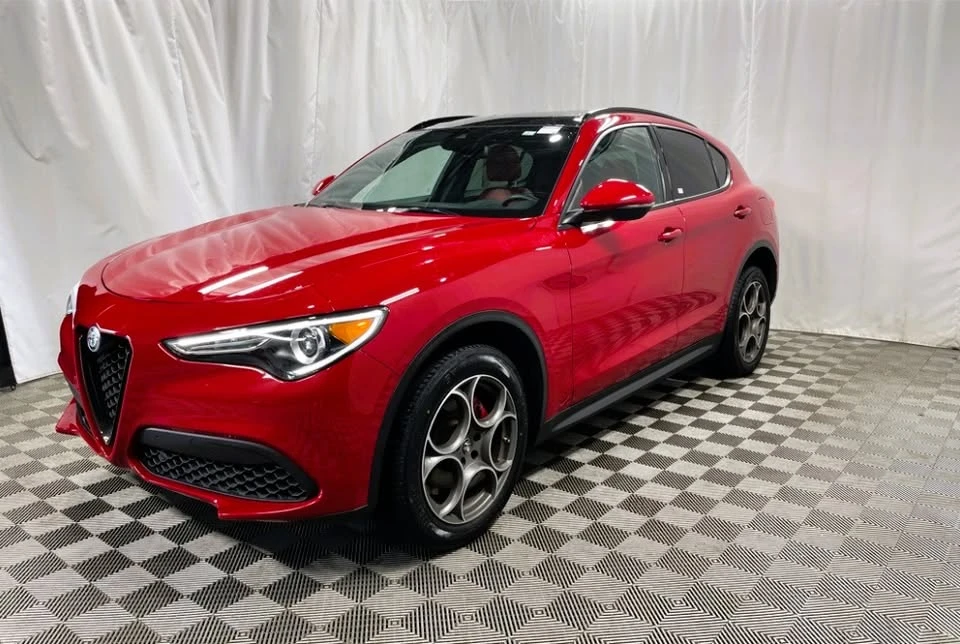2022 Alfa Romeo Stelvio - Image 2 of 18