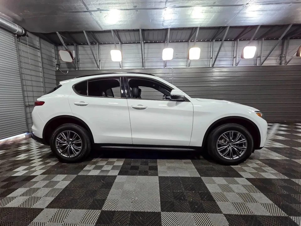 2022 Alfa Romeo Stelvio - Image 9 of 12