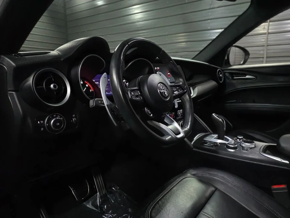 2022 Alfa Romeo Stelvio - Image 10 of 12