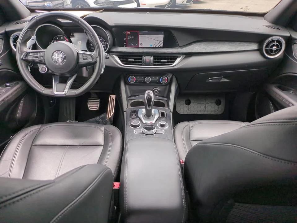 2022 Alfa Romeo Stelvio - Image 15 of 19
