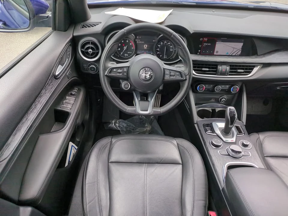 2022 Alfa Romeo Stelvio - Image 16 of 19