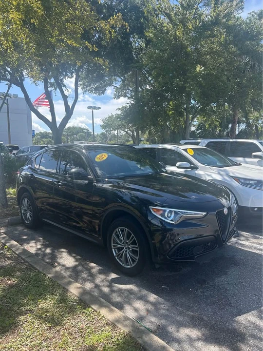 2022 Alfa Romeo Stelvio - Image 2 of 5