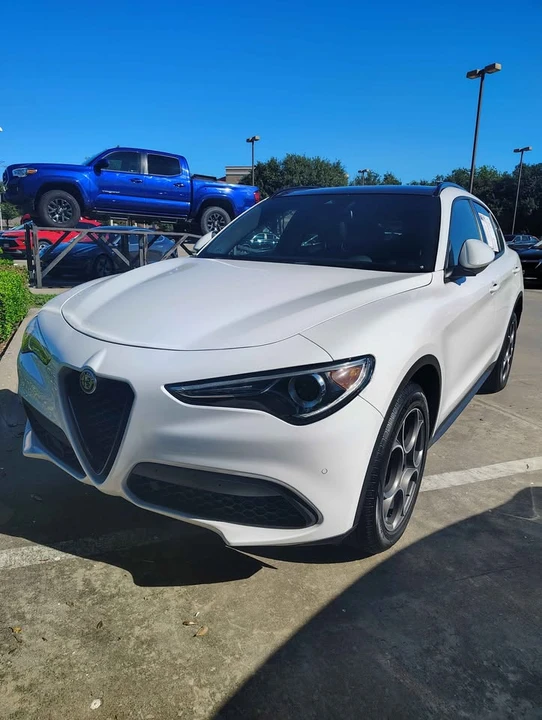 2022 Alfa Romeo Stelvio - Image 2 of 8