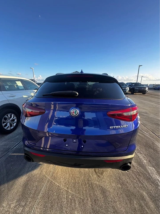 2022 Alfa Romeo Stelvio - Image 9 of 13
