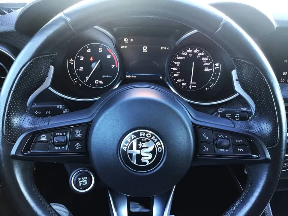 2022 Alfa Romeo Stelvio - Image 15 of 20