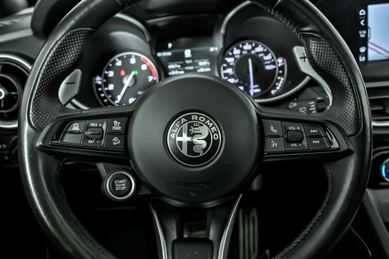 2022 Alfa Romeo Stelvio - Image 25 of 31