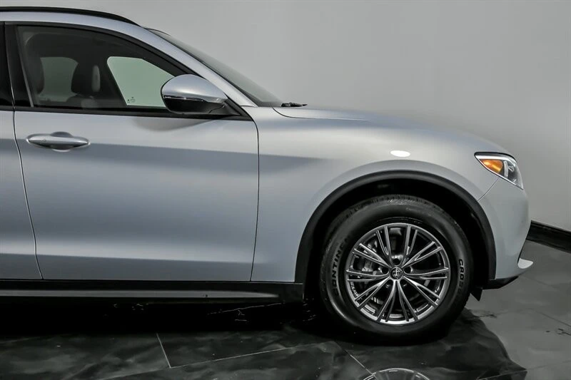 2022 Alfa Romeo Stelvio - Image 12 of 31