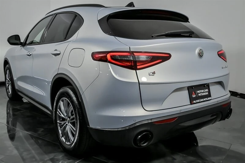 2022 Alfa Romeo Stelvio - Image 8 of 31