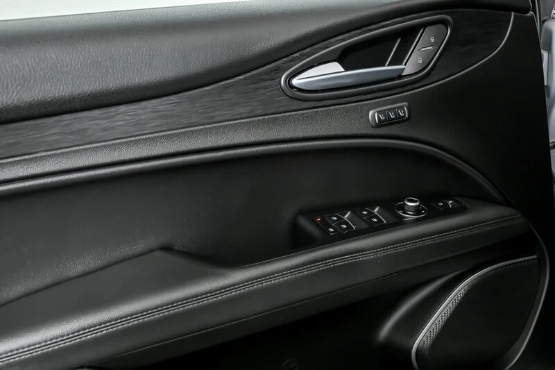 2022 Alfa Romeo Stelvio - Image 15 of 31