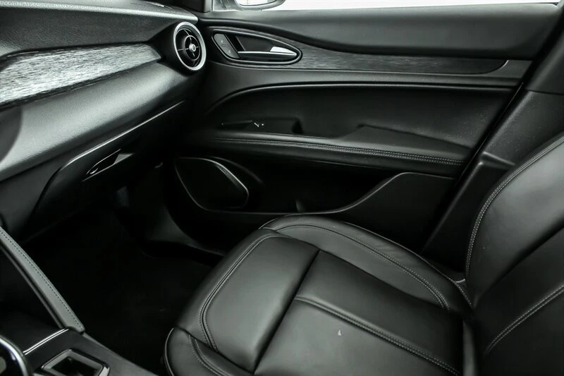 2022 Alfa Romeo Stelvio - Image 31 of 31