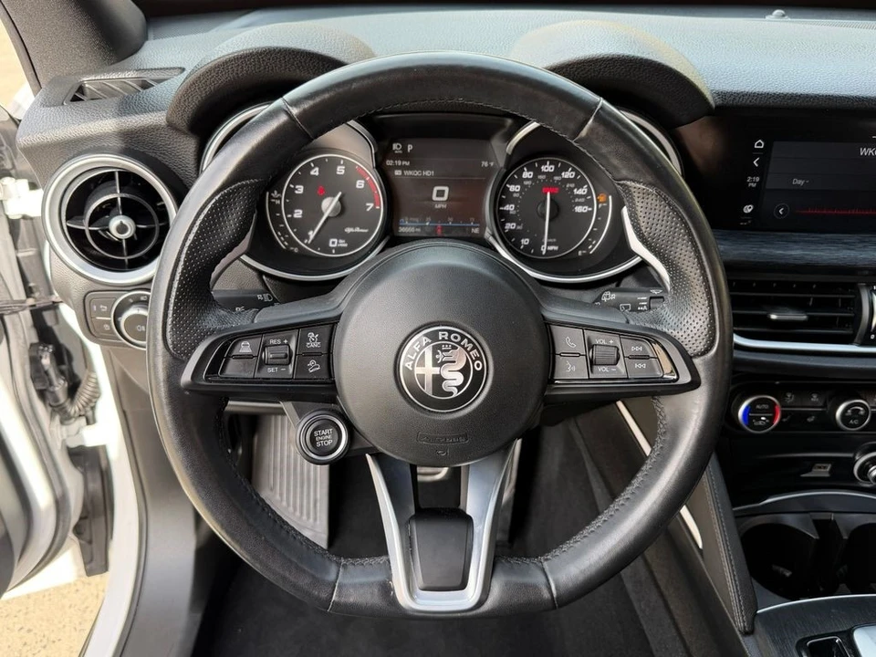 2022 Alfa Romeo Stelvio - Image 16 of 21