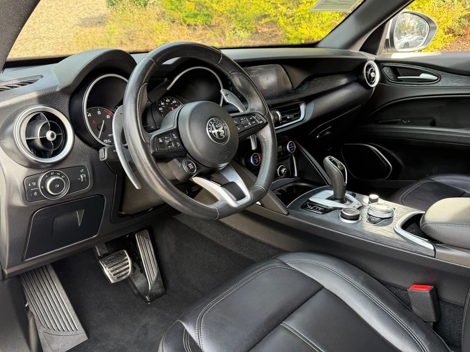 2022 Alfa Romeo Stelvio - Image 14 of 21