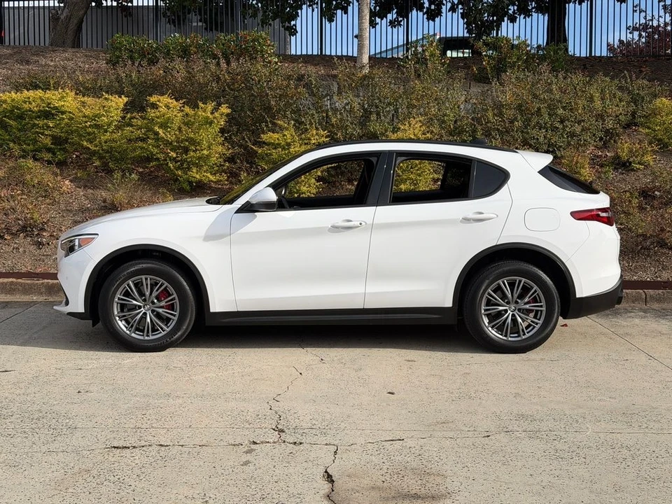 2022 Alfa Romeo Stelvio - Image 9 of 21