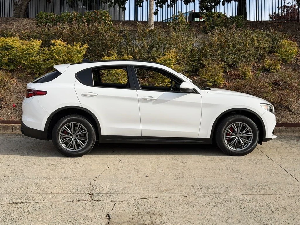 2022 Alfa Romeo Stelvio - Image 3 of 21