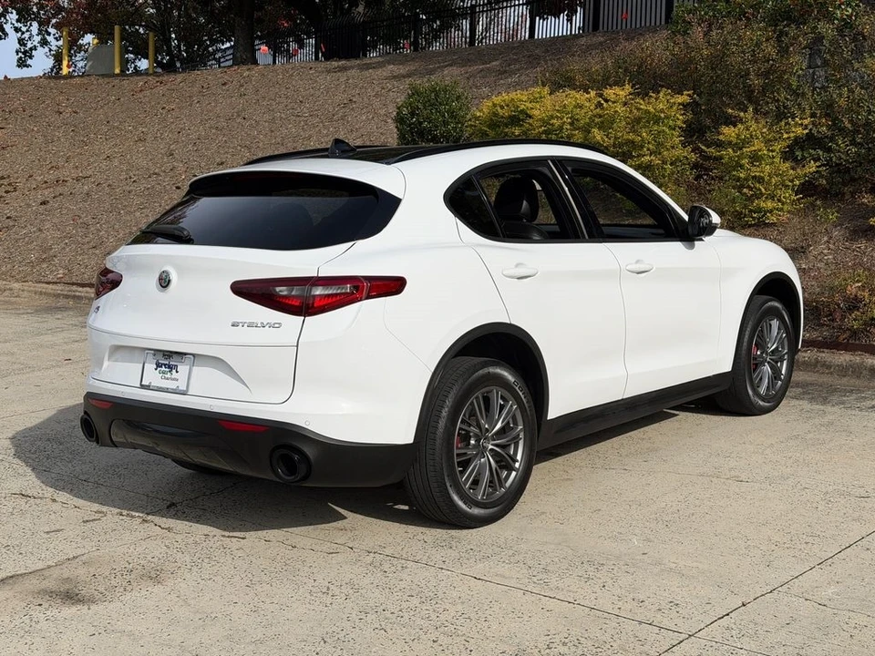 2022 Alfa Romeo Stelvio - Image 5 of 21