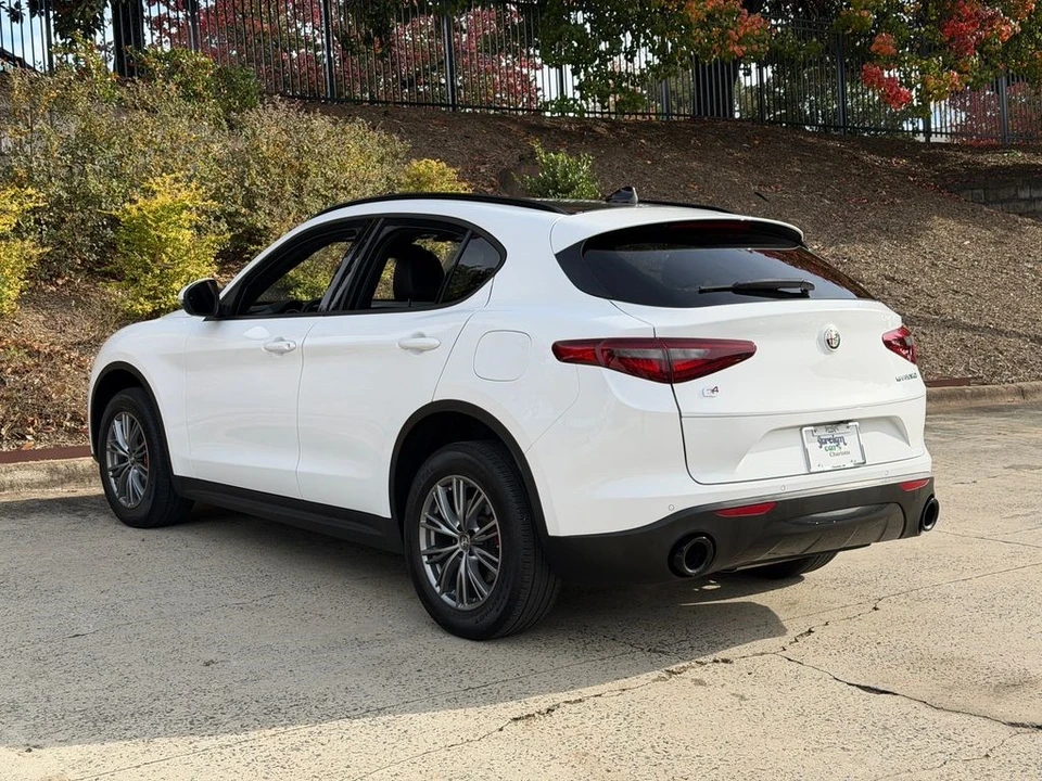 2022 Alfa Romeo Stelvio - Image 8 of 21