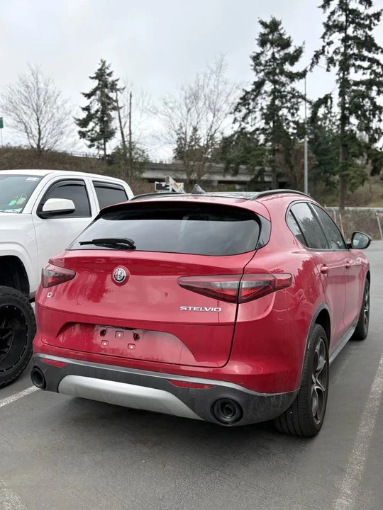 2022 Alfa Romeo Stelvio - Image 2 of 5