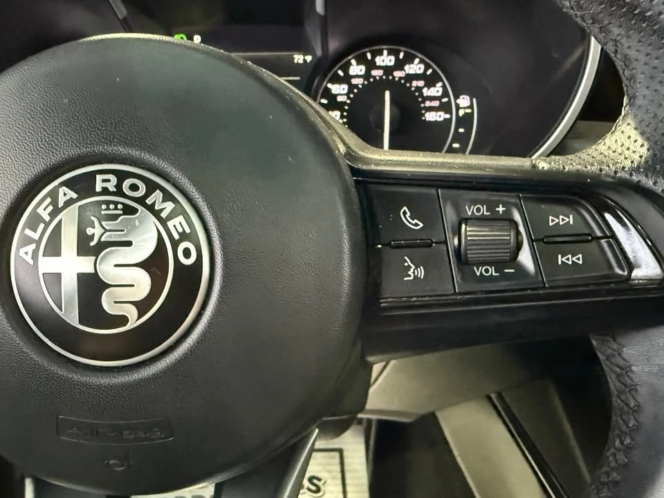 2022 Alfa Romeo Stelvio - Image 19 of 20