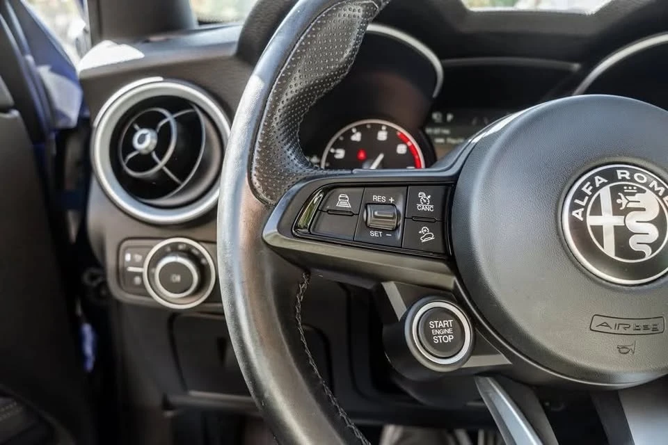 2022 Alfa Romeo Stelvio - Image 12 of 20