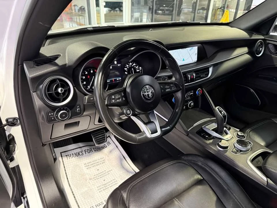 2022 Alfa Romeo Stelvio - Image 19 of 20