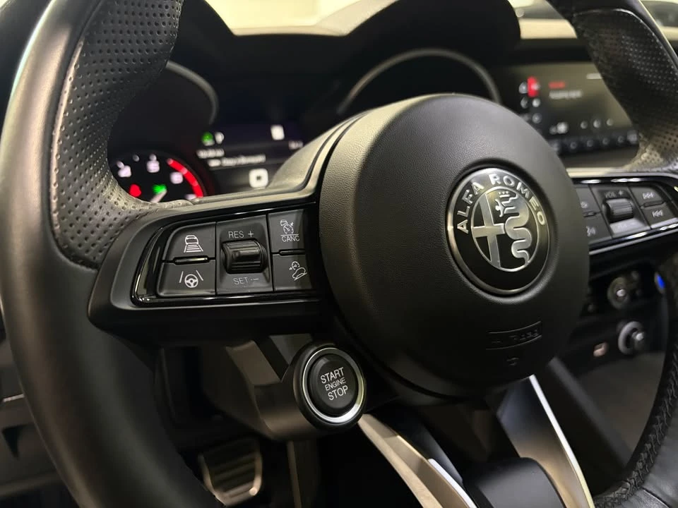 2022 Alfa Romeo Stelvio - Image 13 of 20