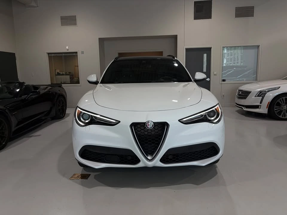 2022 Alfa Romeo Stelvio - Image 2 of 20