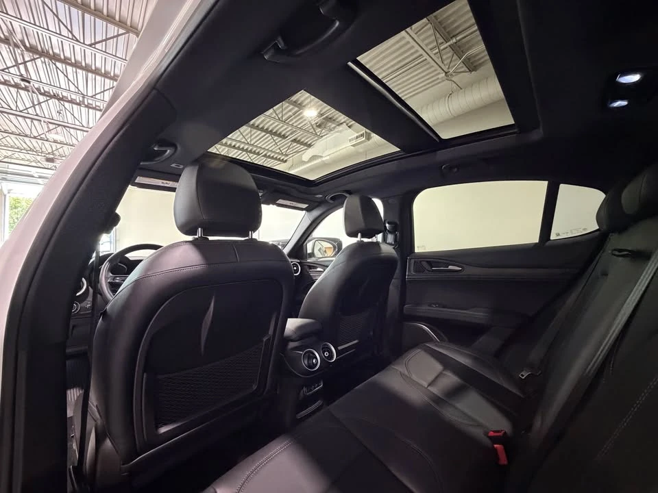 2022 Alfa Romeo Stelvio - Image 18 of 20